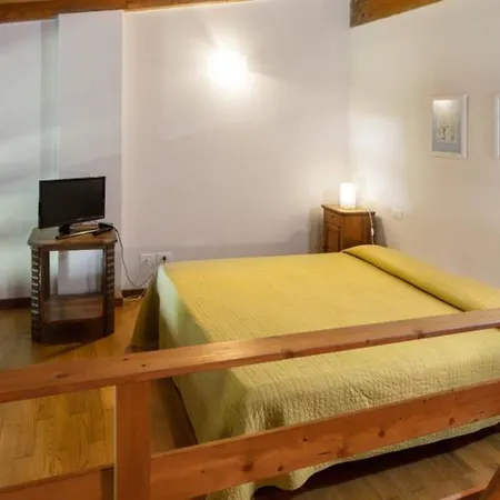 Cascina Clarabella 农家乐 *